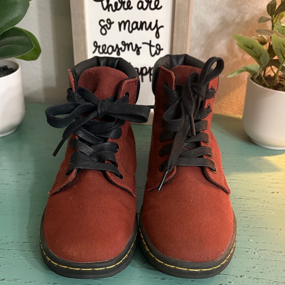 Wos Stylish Red Canvas Dr Martens Boots SZ 7 L box 131